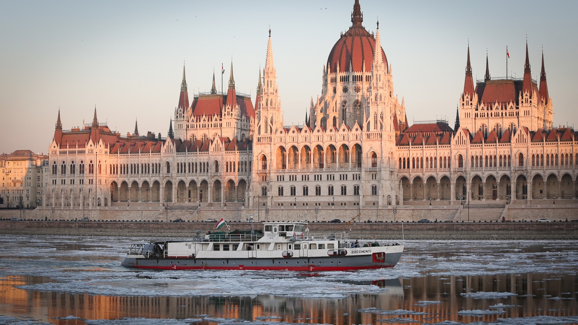 Széchenyi jégtörő hajó Budapest 2017