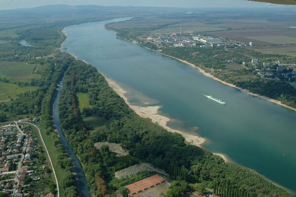 Duna kisvíz légi 2003.09.01. 04  17 Esztergom Prímás sziget 1720 fkm.JPG